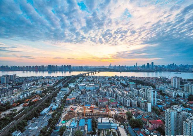 强城市：深圳领先广州武汉超成都天津第10AG旗舰厅·(中国)网站全国综合实力10(图12)